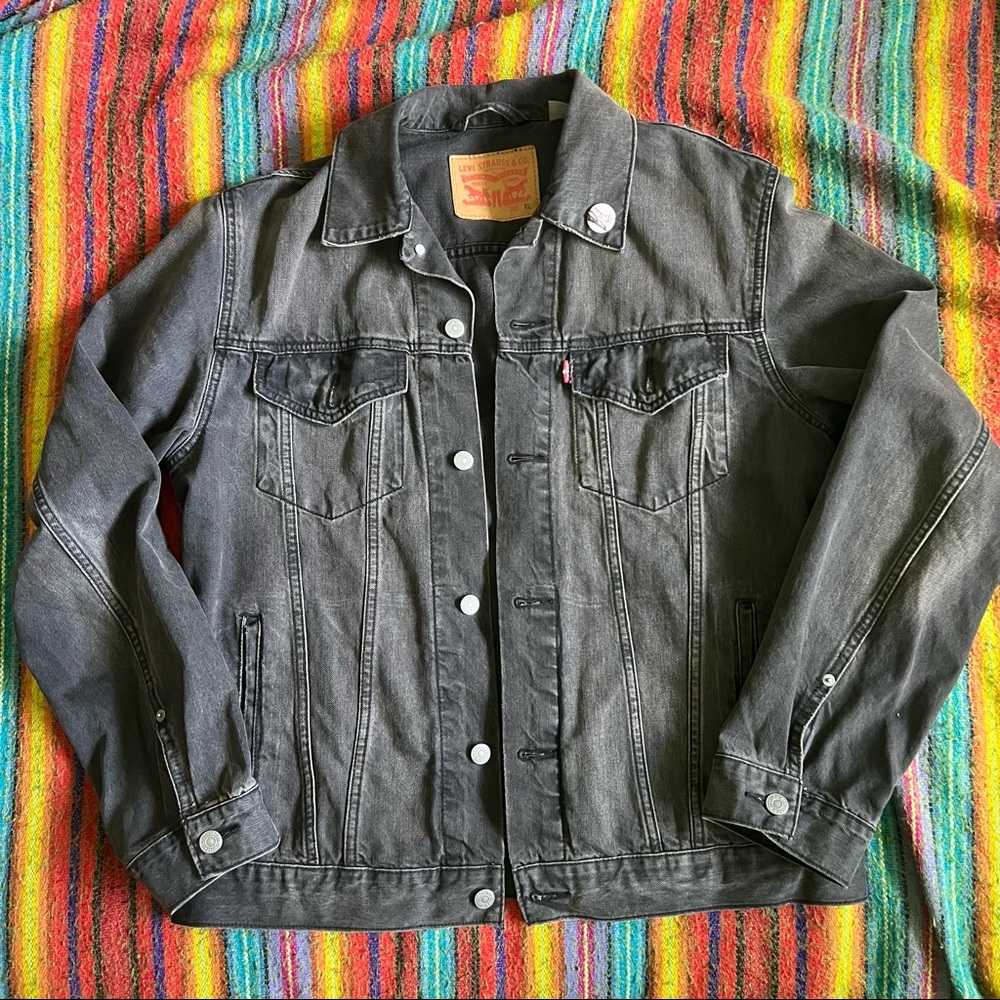 Levi’s black denim jacket size L/XL